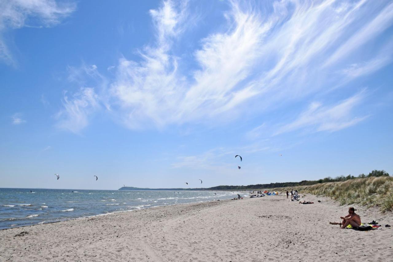 Ferienwohnung Mit Balkon 500 M Bis Zum Strand Vb Goehren (Ruegen) Exterior foto